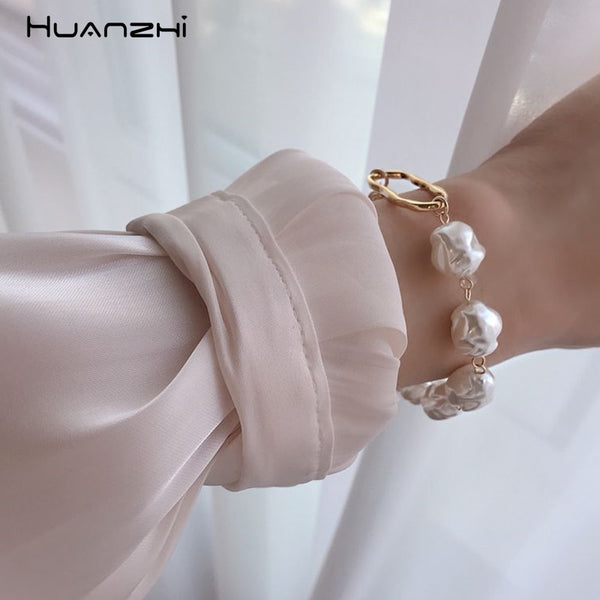 HUANZHI 2019 New Baroque Irregular Imitation Pearls Gold Metal Link Chain Bracelets for Women Girl Summer Party Jewelry